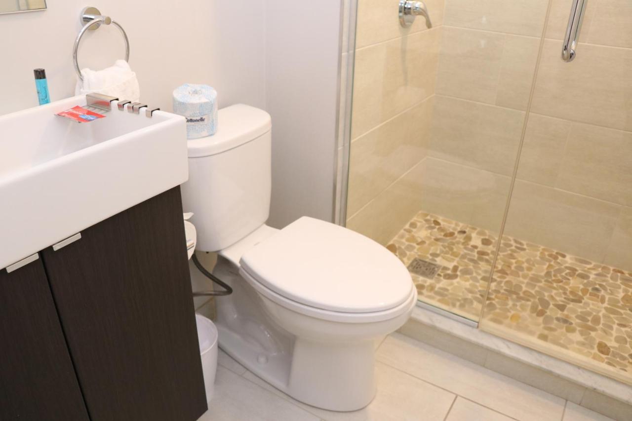 A Stylish Stay W/ A Queen Bed, Heated Floors.. #14 Brookline Exterior photo